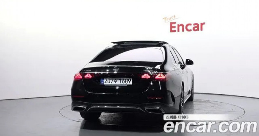 Mercedes-Benz E-Class 