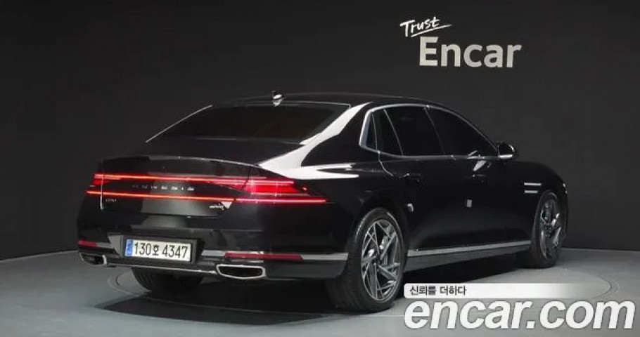 Genesis G90 