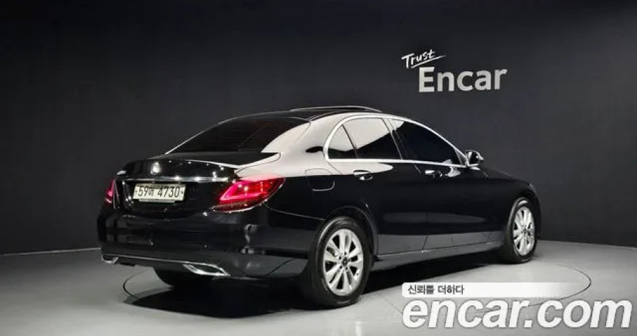 Mercedes-Benz C-Class 
