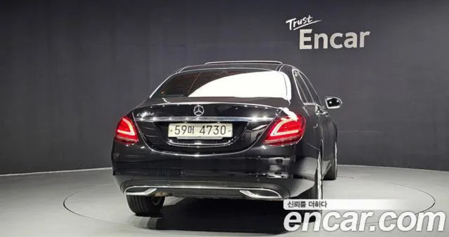 Mercedes-Benz C-Class 