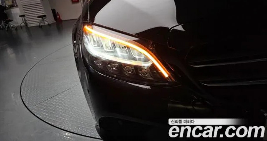 Mercedes-Benz C-Class 