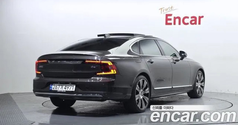 Volvo S90 