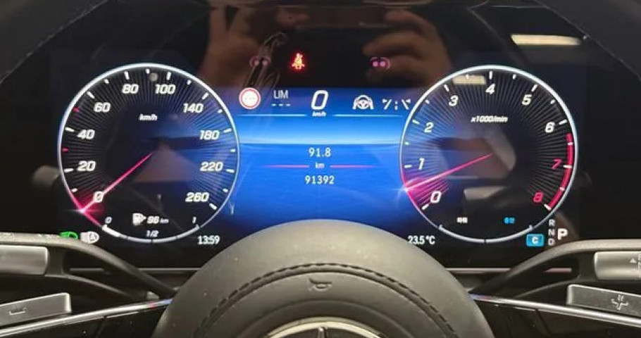 Mercedes-Benz S-Class 