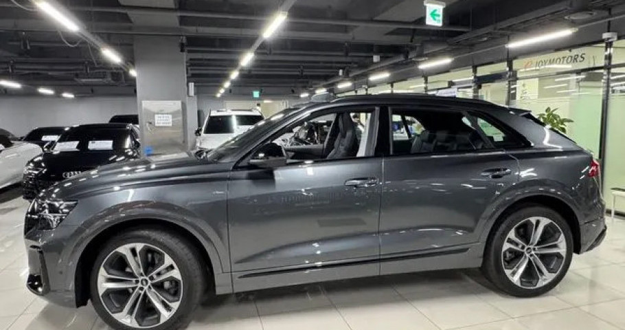 Audi Q8 