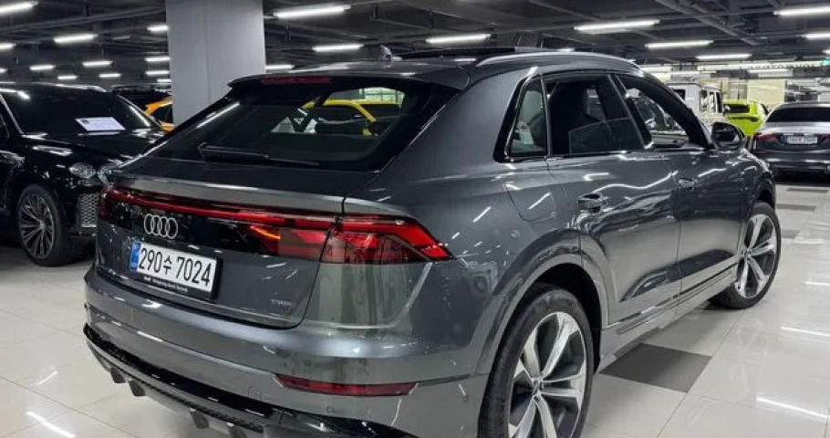 Audi Q8 