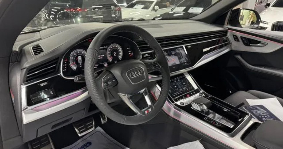 Audi Q8 