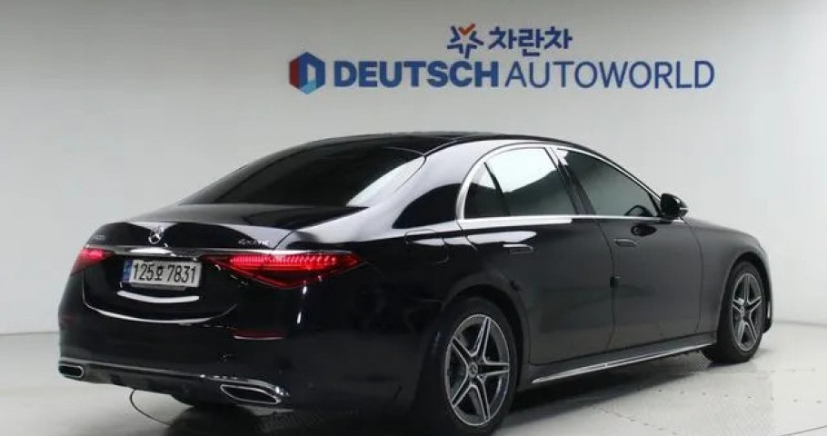 Mercedes-Benz S-Class 