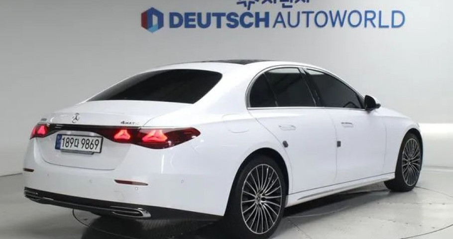 Mercedes-Benz E-Class 