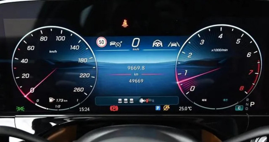Mercedes-Benz E-Class 