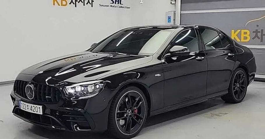 Mercedes-Benz E-Class 