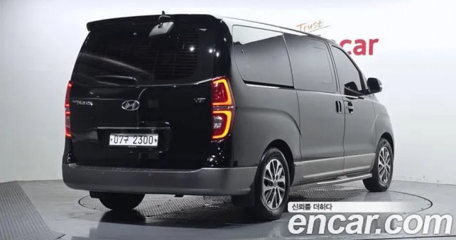 Hyundai Starex 