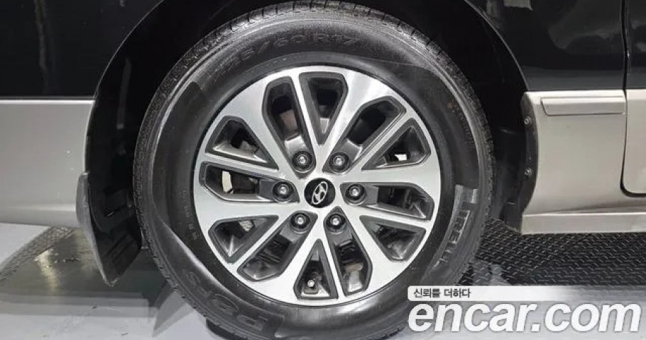 Hyundai Starex 