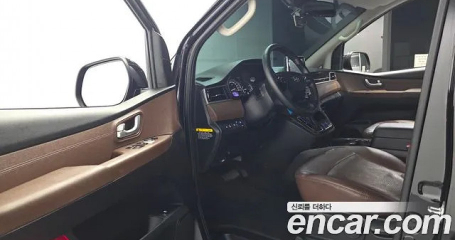 Hyundai Starex 
