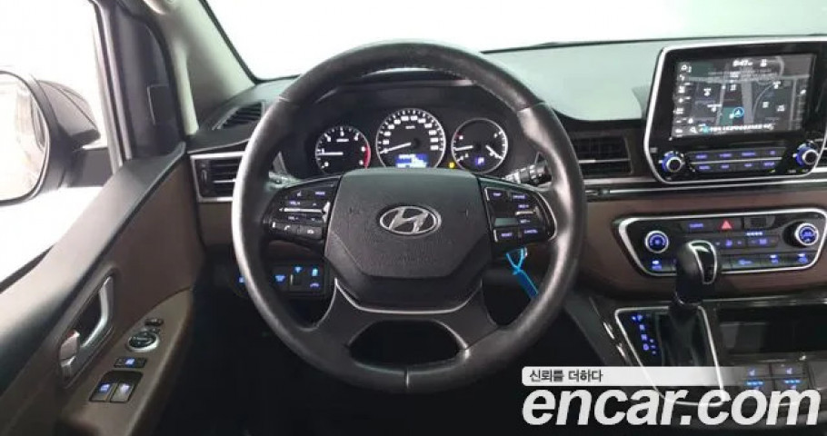 Hyundai Starex 