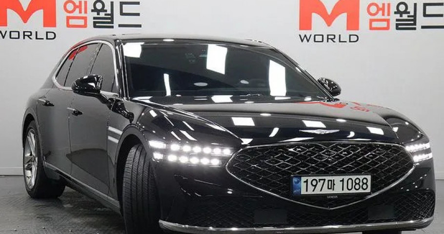 Genesis G90 