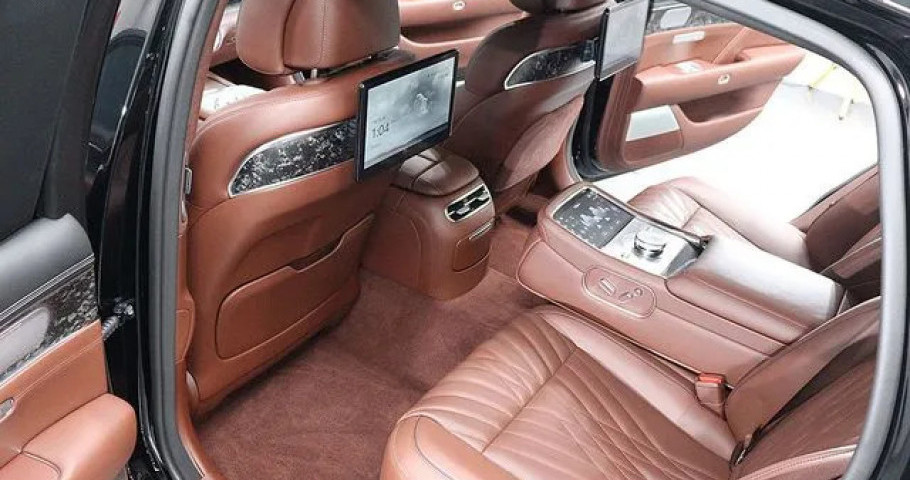 Genesis G90 