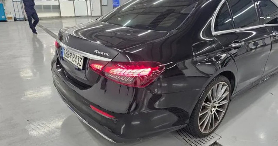 Mercedes-Benz E-Class 