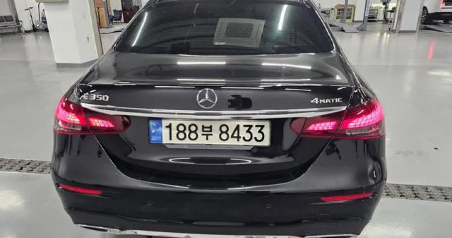 Mercedes-Benz E-Class 