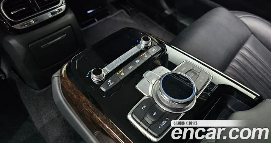 Genesis G90 
