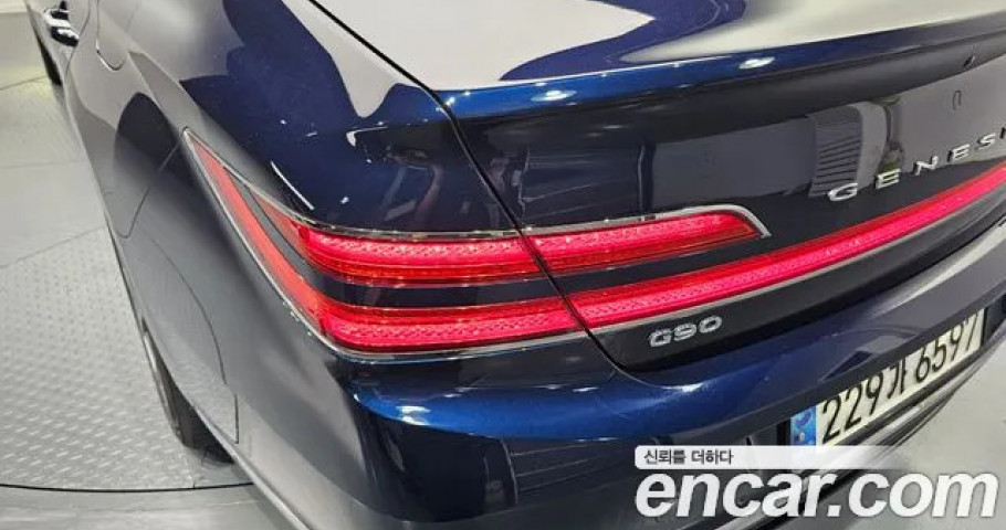 Genesis G90 