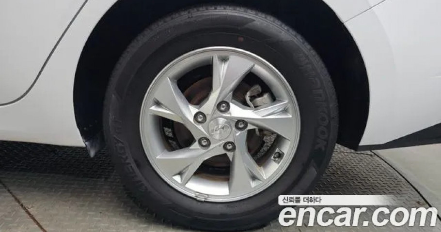 Hyundai Avante (Elantra) 