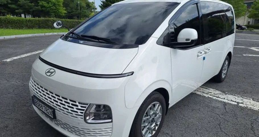 Hyundai Staria 