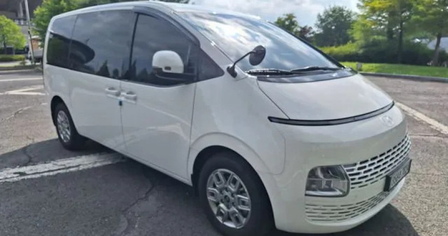 Hyundai Staria 