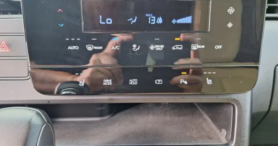 Hyundai Staria 