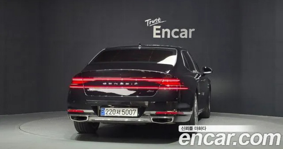 Genesis G90 