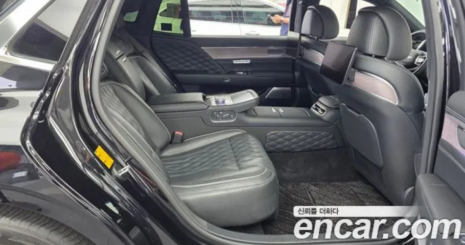 Genesis G90 