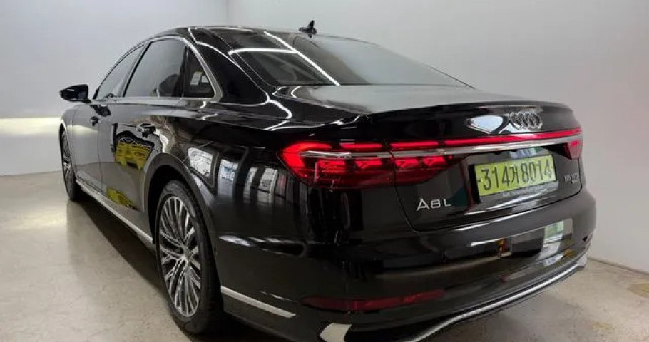 Audi A8 