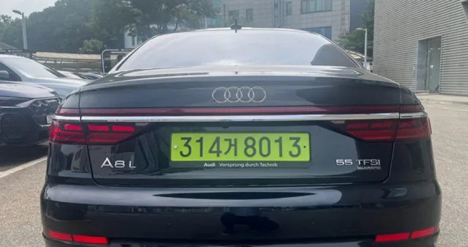 Audi A8 
