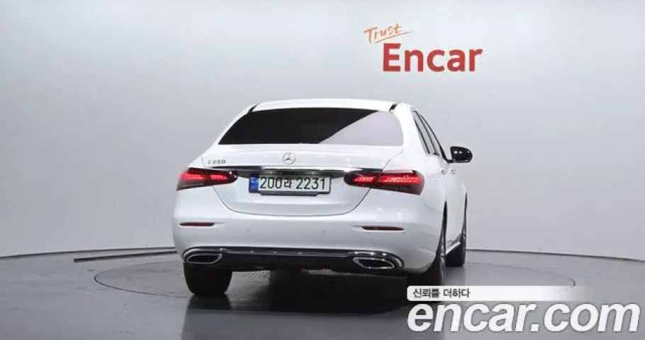 Mercedes-Benz E-Class 