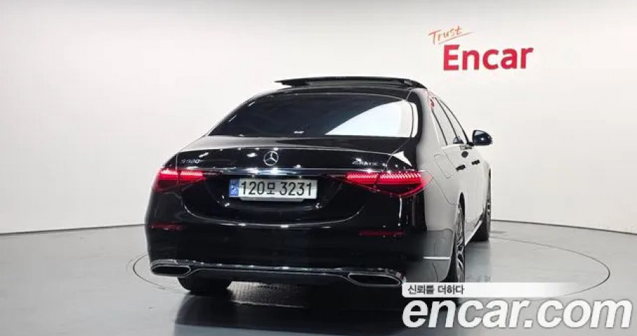 Mercedes-Benz S-Class 