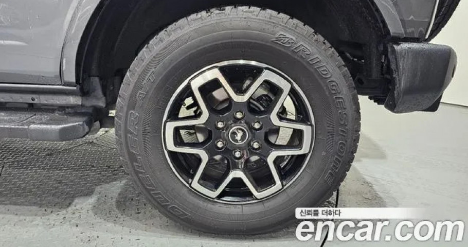 Ford Bronco 