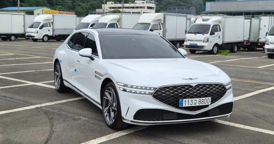 Genesis G90 