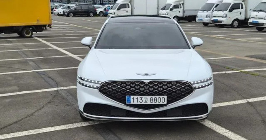Genesis G90 