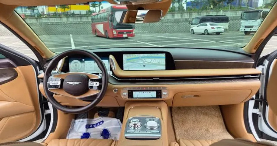 Genesis G90 