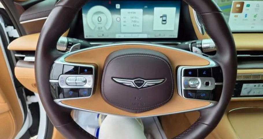 Genesis G90 