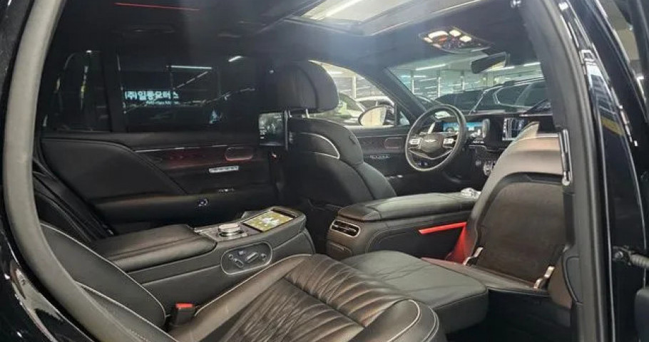 Genesis G90 