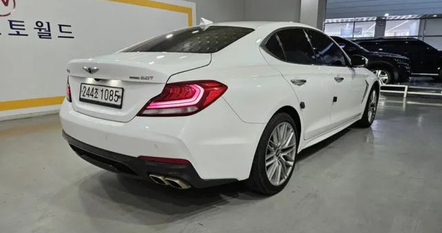 Genesis G70 