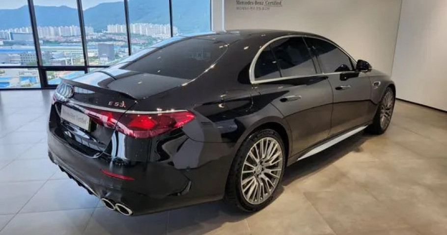 Mercedes-Benz E-Class 