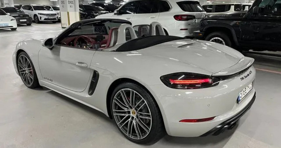Porsche 718 
