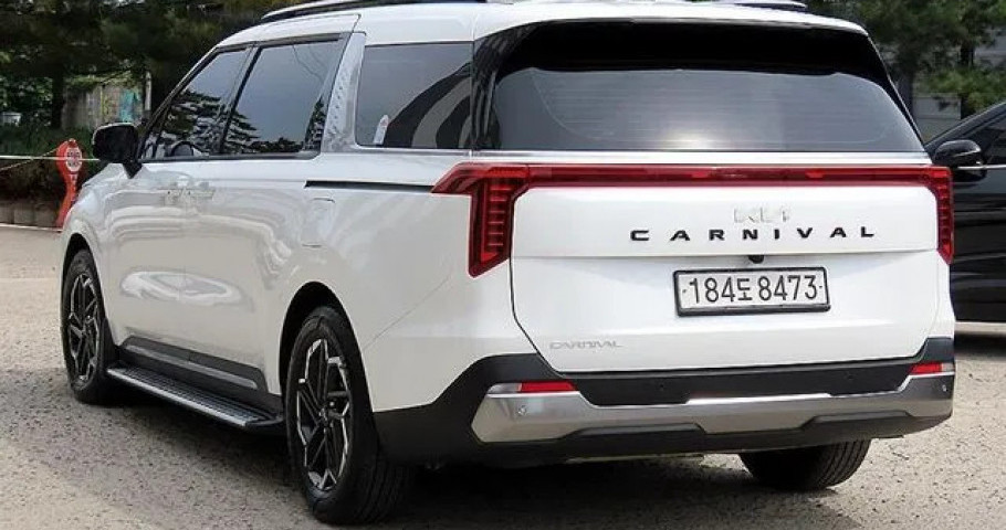 Kia Carnival 