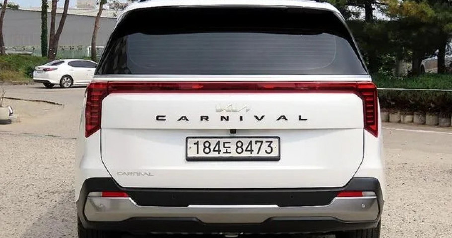 Kia Carnival 