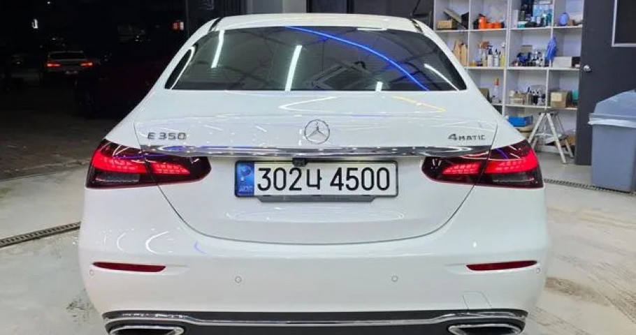 Mercedes-Benz E-Class 