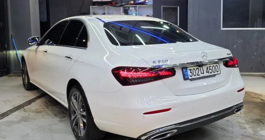 Mercedes-Benz E-Class 