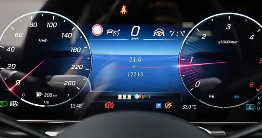 Mercedes-Benz S-Class 