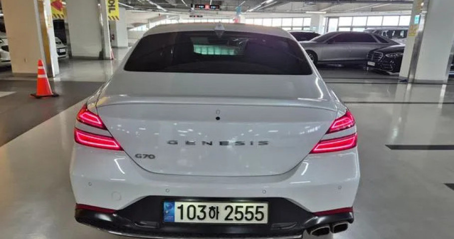 Genesis G70 