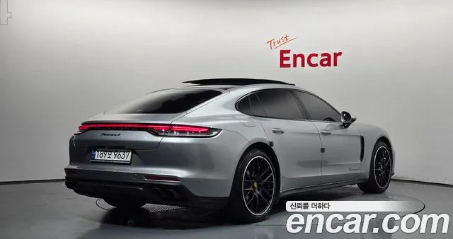 Porsche Panamera 